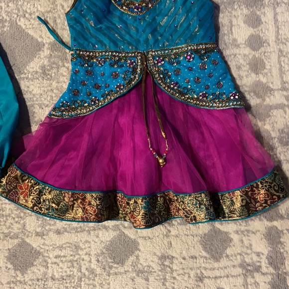 Kids Churidar Suit - Picture 3 of 5